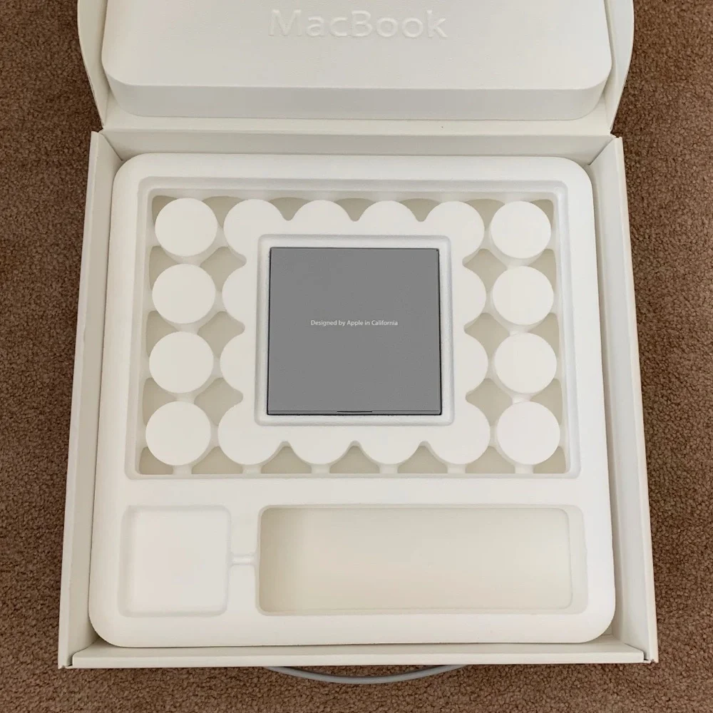 Apple MacBook Box (Empty) for Display/Nostalgia